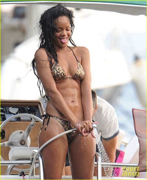 Rihanna Bikini In Portofino Photo 2693681 Bikini Rihanna Photos