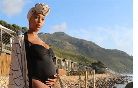 Thank you ladies for putting together such a beautiful drive by shower, minnie captioned a. SNAPS | It's a baby boy for Minnie Dlamini Jones and hubby ...