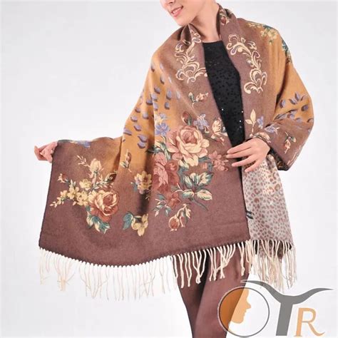 New Arrivals Autumn And Winter Ladies 100 Wool Scarves Shawl Prints Elegant And Elegant Thick