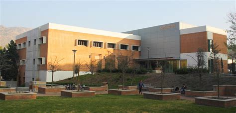 UC Riverside Health Sciences Teaching Center | Saiful Bouquet