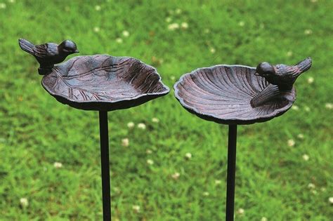 Brunnen garten diy gartenideen garten landschaftsbau garten vögel tränke garten ideen vogeltränke gartengestaltung. Vogeltränke Gartenstab Vogel Garten Deko Gartendeko Blatt ...