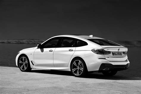 The bmw 6 series gran turismo demonstrates a modern, alternative vehicle concept. michael markefka, head of exterior design bmw. 2018 BMW 6 Series Gran Turismo Officially Debuts, 640i GT ...
