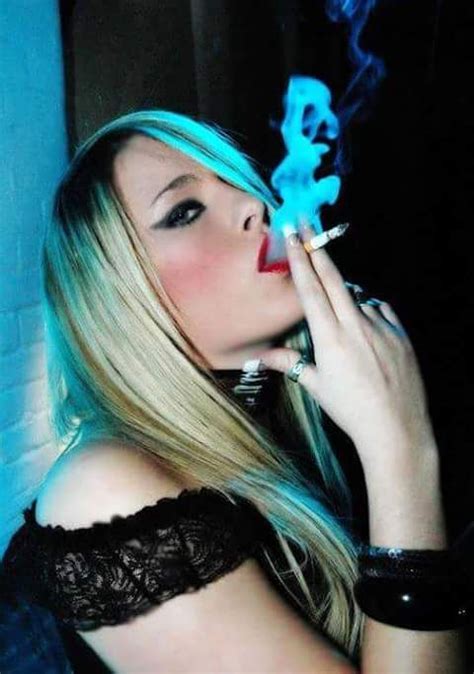 Pin Auf Smoking Beautiful Ladies