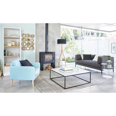 Accent your living room with the nuevo jasmine square white marble top coffee table. Square coffee table in white marble and black metal Marble ...