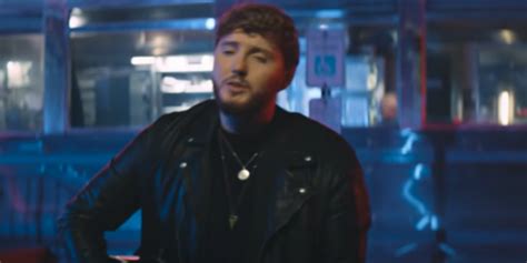 My last made me feel like i would never try again but when куплет. Lirik Lagu Falling Like The Stars dan Terjemahan - James ...