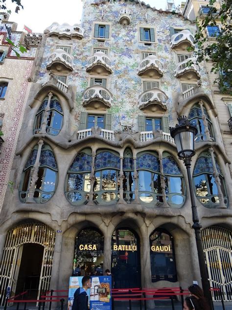 🔵🔴 more than a club. Ontdek nog meer meesterwerken van Gaudi in Barcelona