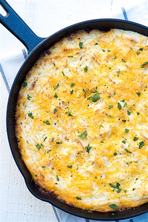 Combine cooked onion, green pepper, potatoes, broccoli, ham, mushrooms, and celery in the prepared baking dish, stirring to distribute the vegetables and ham. What Seasonings Go In A Ham And Potato Casserole - Cheesy Ham and Mashed Potato Casserole ...