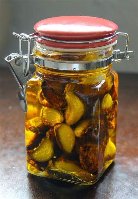 The amount of garlic that a cat can take before they get susceptible to the negative effects is based mainly on the weight and age of the cat. The Cultural Dish: Roasted Garlic Infused Olive Oil