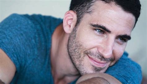 El anillo (video short) the suitor. Miguel Ángel Silvestre comparte una foto de su niñez con ...