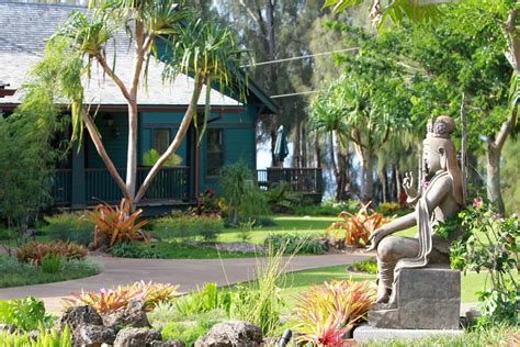 Gardens Courtyard Lumeria | Hawaii hotels, Maui travel, Maui travel guide