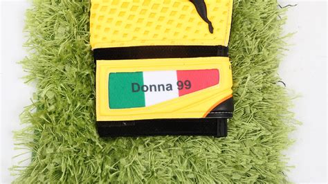300 bin €* 7 tem 1990, castellammare di stabia, italya. Donnarumma's Match-Issued Gloves, Serie A 2016/17 ...