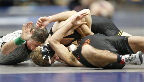 Ncaa Wrestling Iowa Freshman Lee Makes 125 Finals Hawkeyes In Third