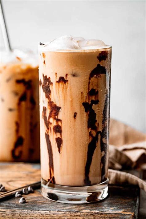 A simple and easy diy iced coffee using 3 in 1 instant coffee mix with tapioca pearls that taste like mcdonald's. Mocha Iced Coffee Recipe | Quick and Easy Homemade Mocha