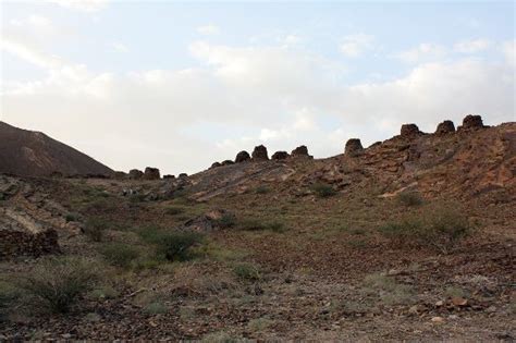 Archaeological Sites Of Bat Al Khutm And Al Ayn Maqabil Oman