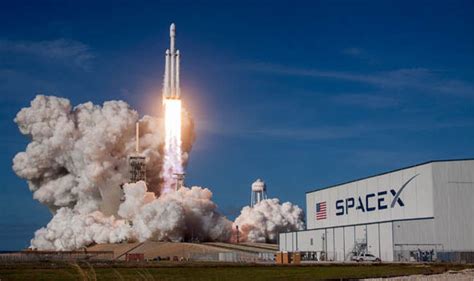 Spacex Space Tourism When Will Elon Musk Launch Paid Flights To The
