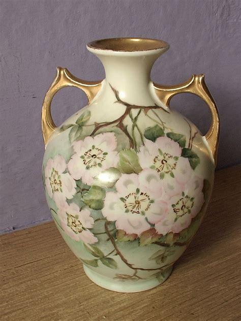 Beautiful Antique Victoria Austria Hand Painted Porcelain Urn Vase Fine