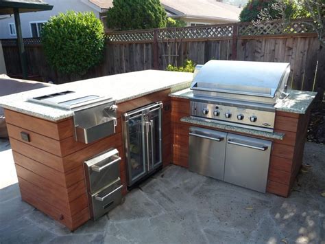 Bbq Island Like The Tiimber Tech Faux Wood Facing Build Outdoor Kitchen Outdoor Kitchen