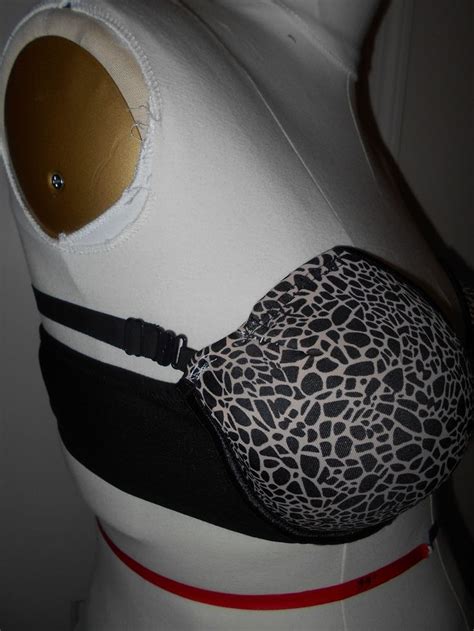diy strapless bra select an old bra underwire bra that is in good condition and fits well with