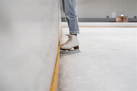 Our guide on starting an ice skating rink covers all the essential information to help you decide if this business is a good match for you. Tips for Ice Skating Beginners - Extreme Sports Lab