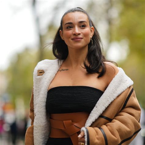 Details more than 61 hidden hand tattoo best - in.eteachers