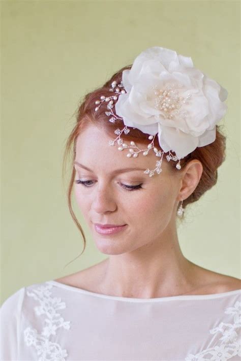19 Elegant Hairstyle Ideas For Romantic Bride Look Headpiece Wedding