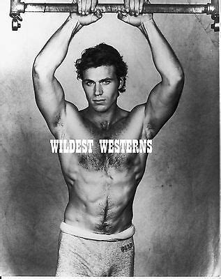 JON ERIK HEXUM SELTENE Foto Sexy HEMDLOSER Muskel Mann Gay Interest Six Pack ABS EUR