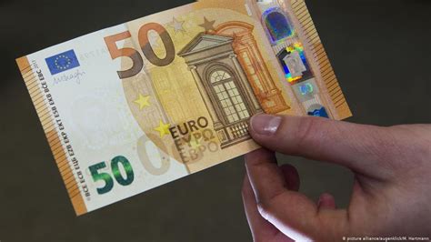 Zwar wird die banknote immer ihren wert behalten, sie wird jedoch fortan nicht mehr gedruckt und. 50 Euro Schein In Din A 4 Ausdrucken : Neue Banknoten Warum Die Notenbank Den 100 Euro Schein ...