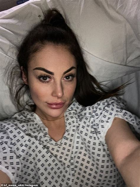 Alex Reids Pregnant Fiancée Nikki Manashe On The Terrifying Moment Her Waters Broke At 18 Weeks