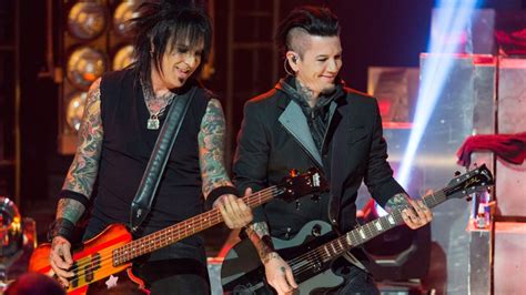 Motley Crues Nikki Sixx Describes Being Kicked Out Of Canada In The