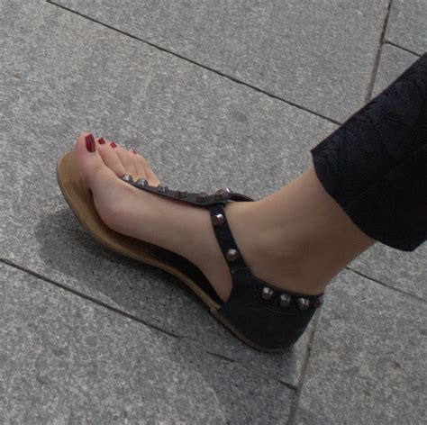 Candid Turkish Girls Feet Very Pretty Black Sandal Feet Of Turkish Lady
