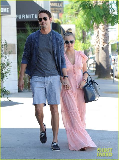 Kaley Cuoco And Fiance Ryan Sweeting Hold Hands At Lunch Photo 2961892 Kaley Cuoco Pictures