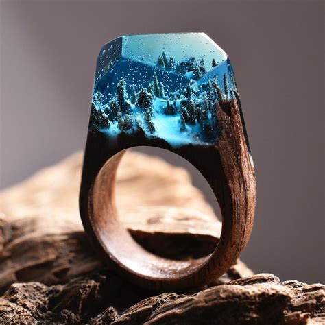 Check spelling or type a new query. Stunning Photographs Of The New Miniature World In Wooden Ring | Incredible Snaps