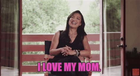 12 Signs You Re Definitely Your Mom S Favorite