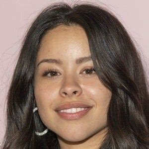 Cierra Ramirez S Bra Size And Body Measurements Bra Size Measurements