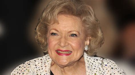 betty white dead at 99 golden girls actress dies weeks before 100th birthday gentnews