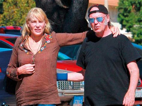 Neil Young Daryl Hannah Are Reportedly Married Hollywood Gulf News
