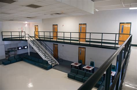 ICE Blocks Immigrants From Lawyers With Draconian Phone Rules in