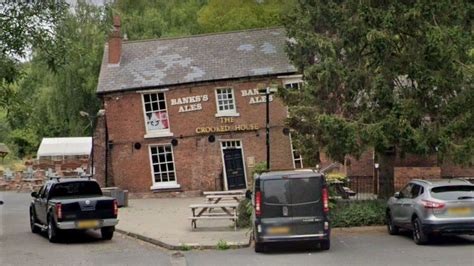 The Crooked House Britains Wonkiest Pub For Sale For £675000 Bbc