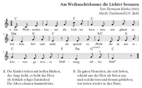 Kostenlose weihnachtslieder mit text und noten zum download. Über 100 Weihnachtslieder mit Noten und Text kostenlos zum ...