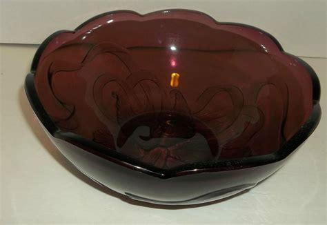 Amethyst Purple Scalloped Glass Bowl With Raised Flower On Bottom Beautiful Amethyst Purple