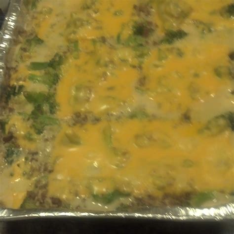 This is a delicious keto casserole dinner with ground beef, broccoli, and tomato sauce. Broccoli Hamburger Casserole