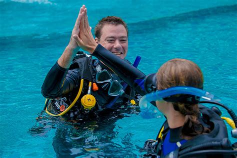 Free, fast and easy way find a job of 63.000+ current vacancies in australia and abroad. Becoming a Master Scuba Diving Instructor turned my life ...