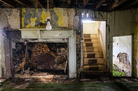 Inside The Abandoned Haunted House That No One Has Lived In For 50