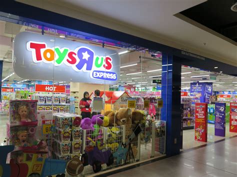 Toy shop in kuching, malaysia. Toys R Us Officially Files For Bankruptcy