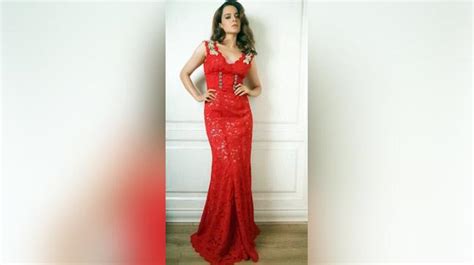 Kangana Ranaut Looks Ravishing In Red But Whats With Those Weird Straps