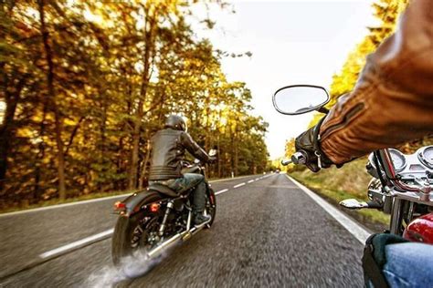 5 Conseils Pour Faire De La Moto En Automne Avtotachki