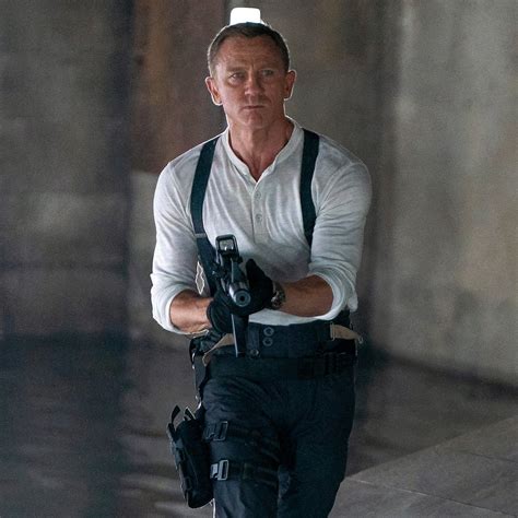 Daniel Craig 2021 James Bond Has No Time For The Corona Postponed To