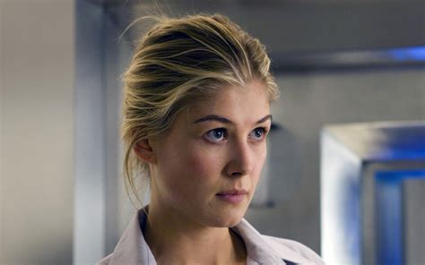 Celebrity Rosamund Pike Hd Wallpaper