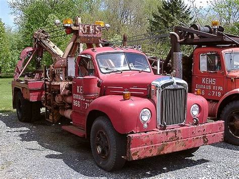 Vintage Tow Trucks And Wreckers Semi Trucks Pinterest Tow Truck