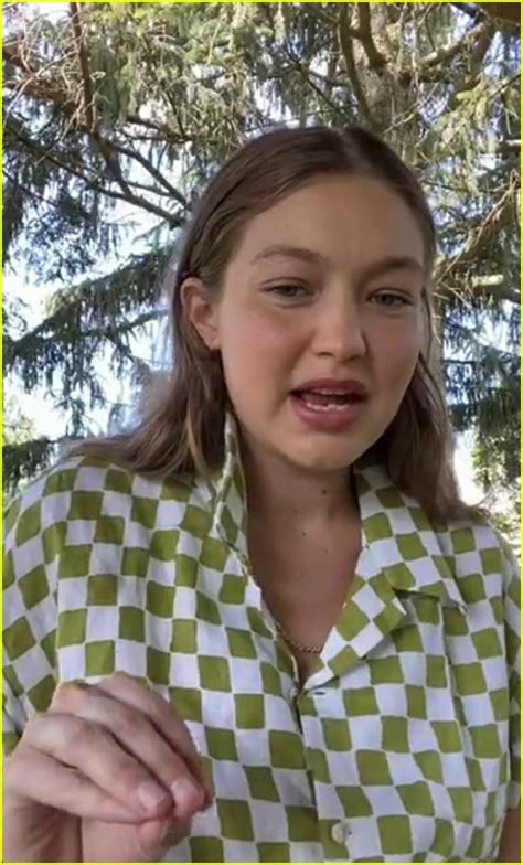 Gigi Hadid Shows Off Her Baby Bump On Instagram Live Photo 4469694
